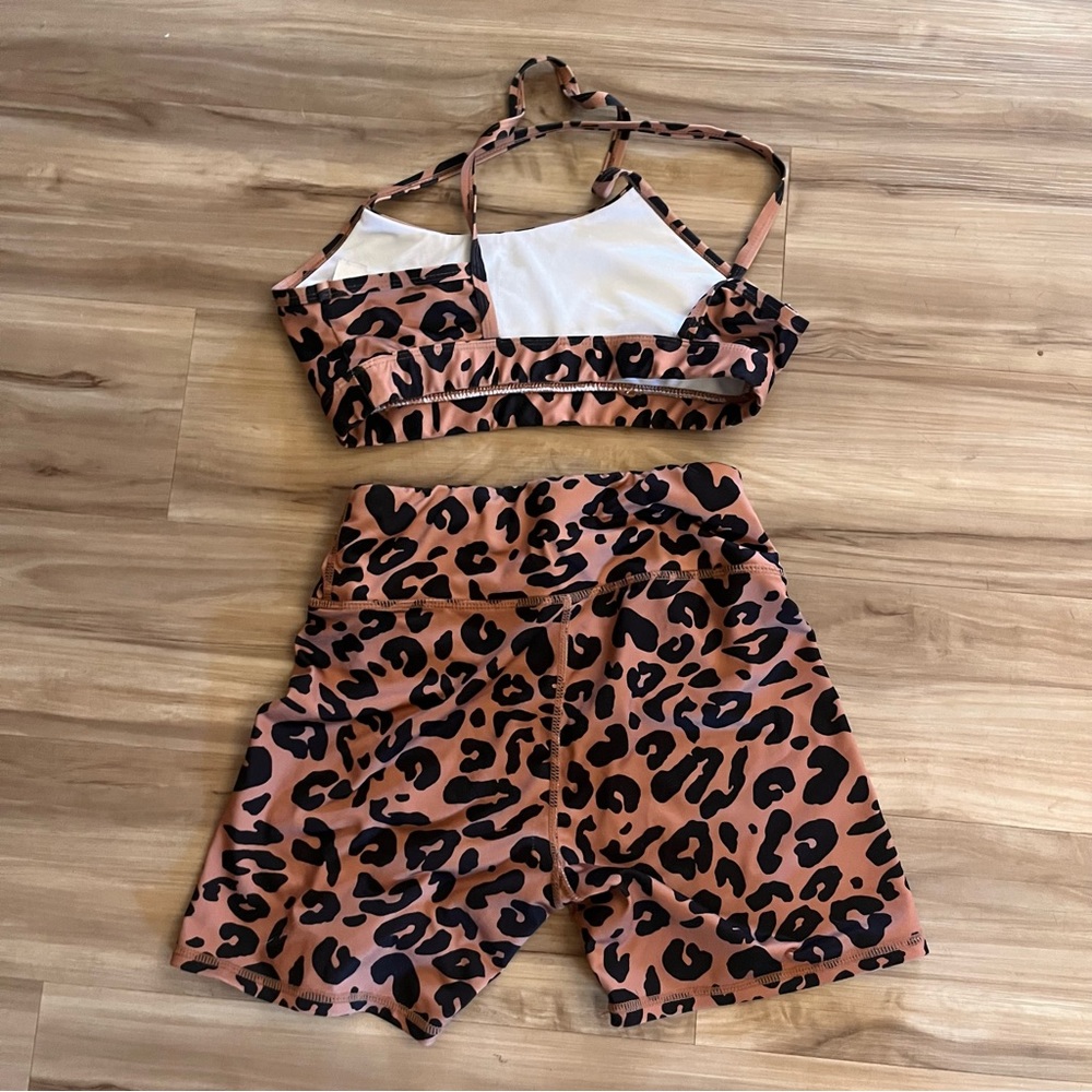 Leopard set - Picture 3 of 3